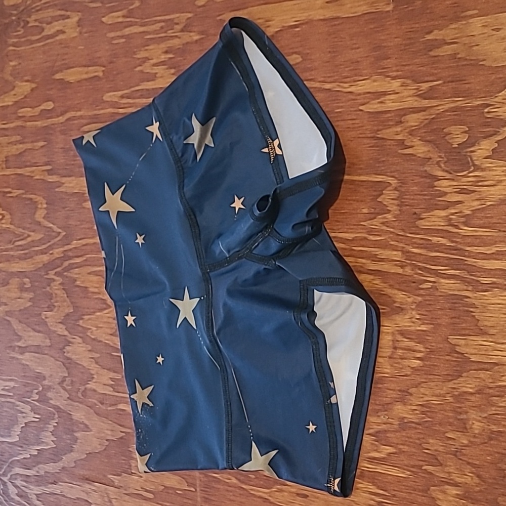 Teeki Booty Short Crop Hot Yoga Pant size small EUC Great Star Nation Navy Blue